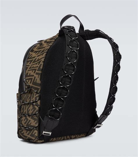 mochila fendi